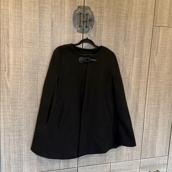 Forever 21 Black Cape Coat - Picture 5 of 14